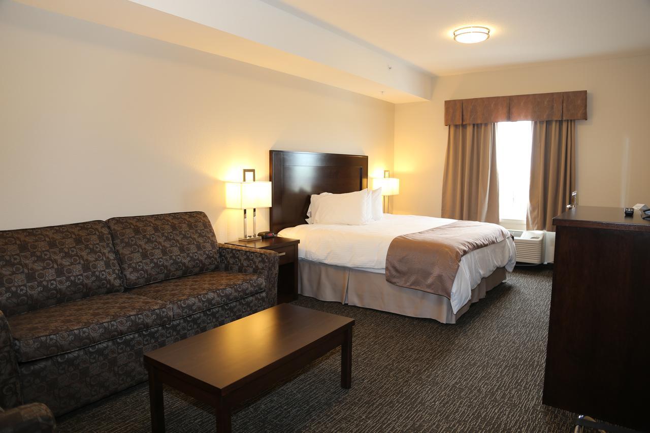 Prairie Moon Inn & Suites Macklin 外观 照片