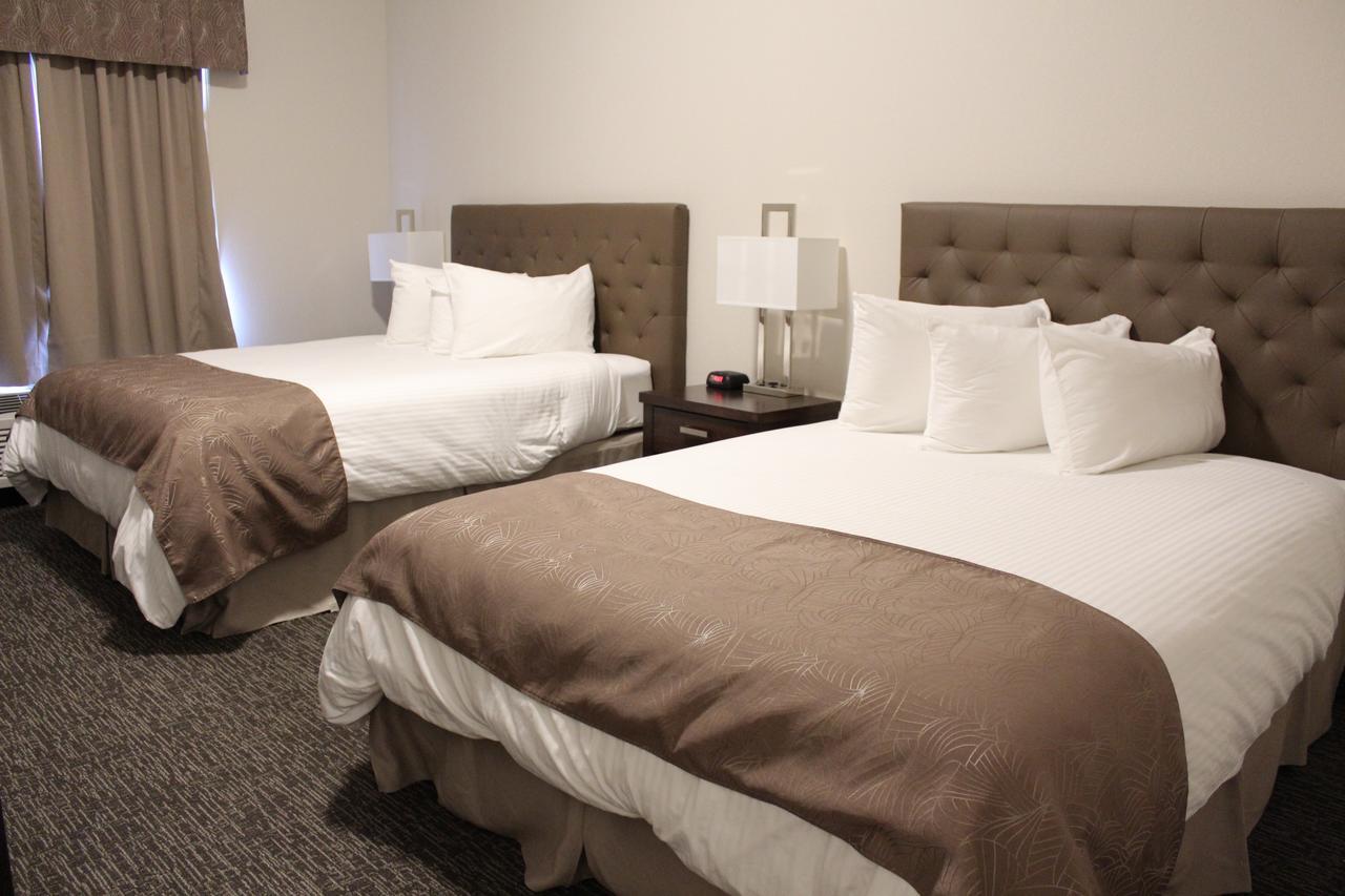 Prairie Moon Inn & Suites Macklin 外观 照片